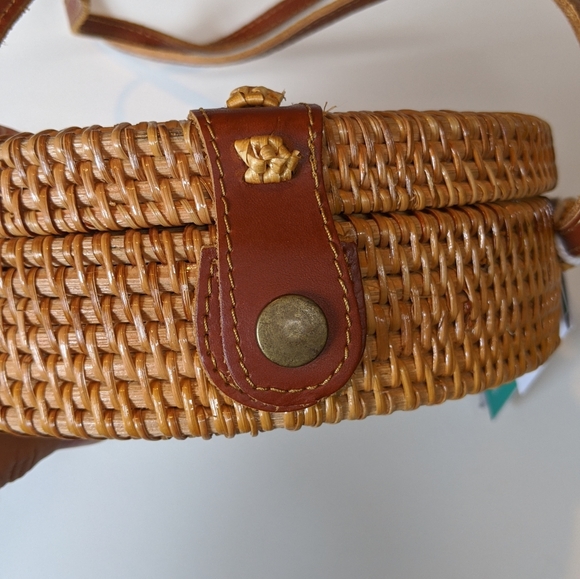 Round Rattan Crossbody / Shoulder Bag - Picture 6 of 6
